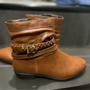 COMFORTVIEW Cognac Ankle Booties - Slouchy Braided Buckle - Wide Width - NEW BOX